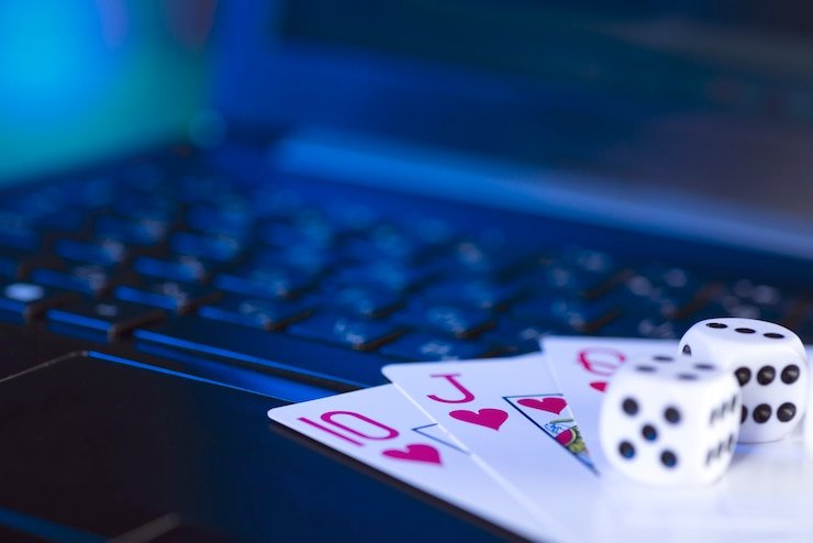 Antarmuka aplikasi mobile sabaslot menampilkan menu utama dengan opsi pertandingan, permainan kartu, dan live dealer.